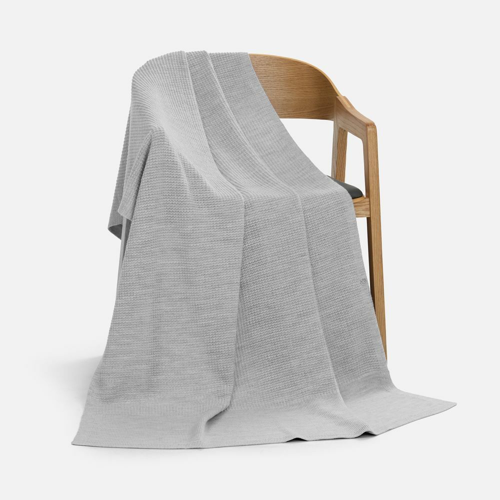 19074.11&nbsp;6990&nbsp;Плед Voyage в кофре, светло-серый&nbsp;279243