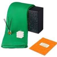 210128.03&nbsp;2053.92&nbsp;Подарочный набор с пледом, свечой и диффузором, зеленый&nbsp;278917