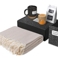 210131.07&nbsp;4236.79&nbsp;Подарочный набор «Re:y. Nest» с пледом, кружкой и вареньем&nbsp;278983