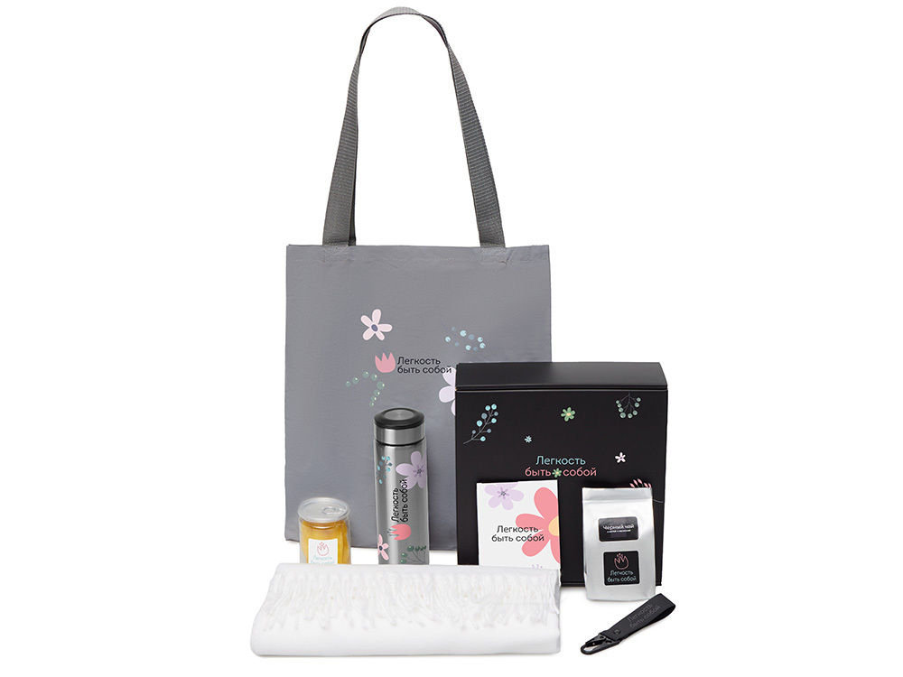 210120.06&nbsp;4023.76&nbsp;Подарочный набор «Re:f. Walk» с палантином, шопером и термосом&nbsp;278955